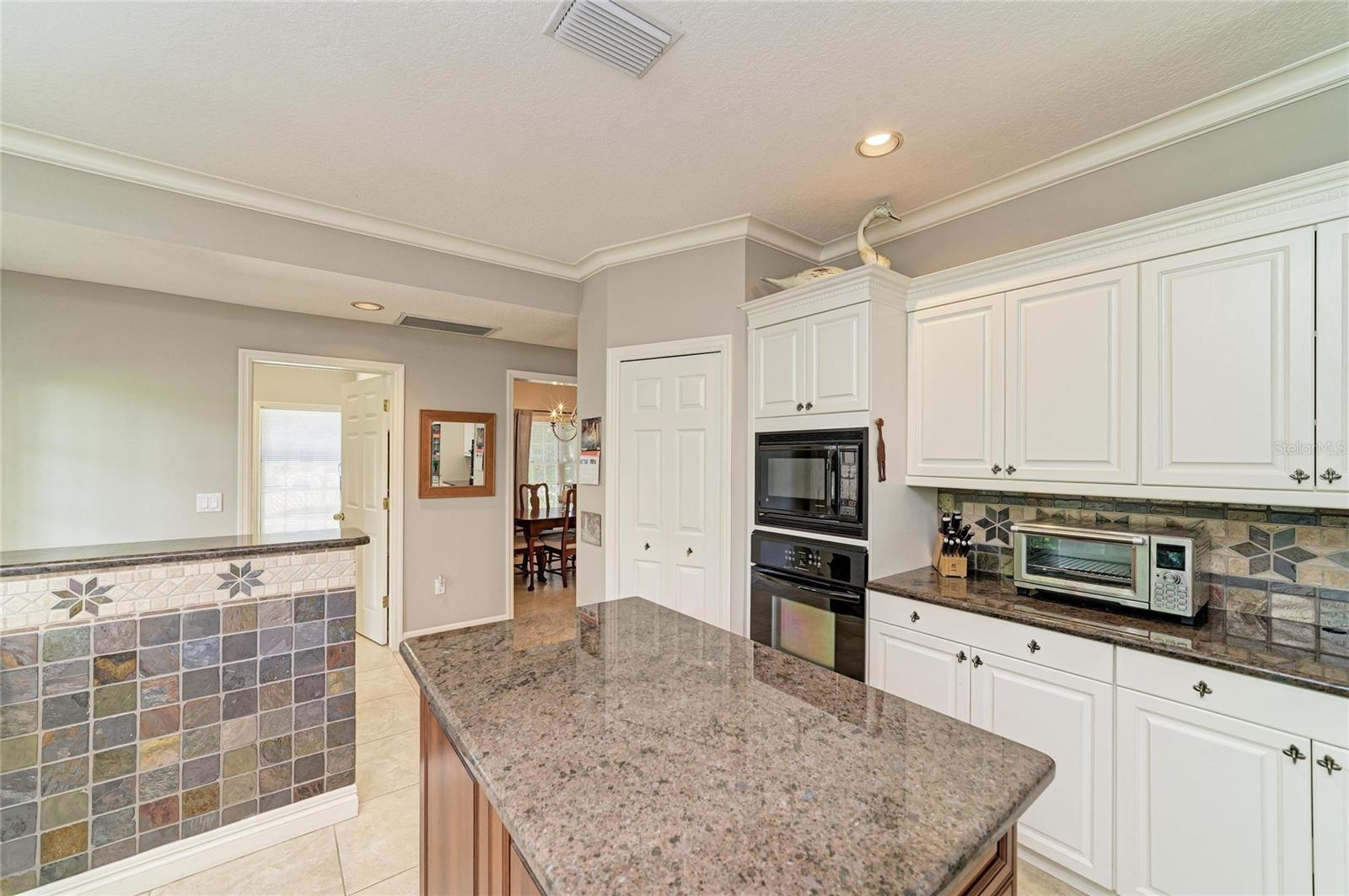 3706 AVENIDA MADERA — photo 20