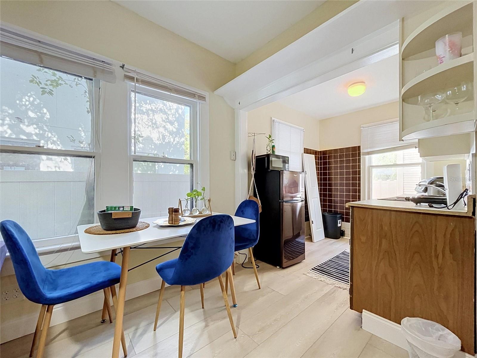 210 W FLORIBRASKA AVE — photo 52