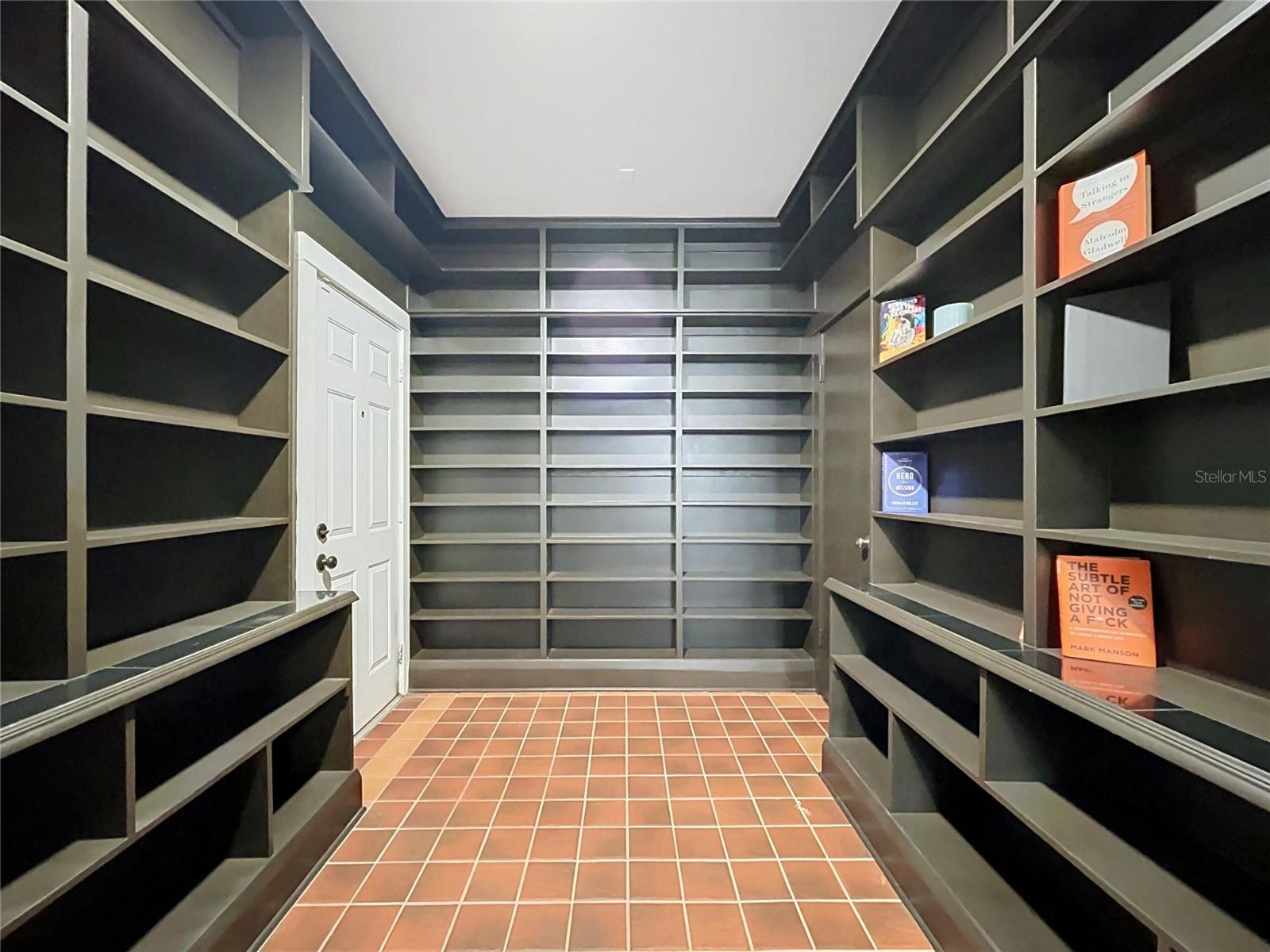 210 W FLORIBRASKA AVE — photo 41