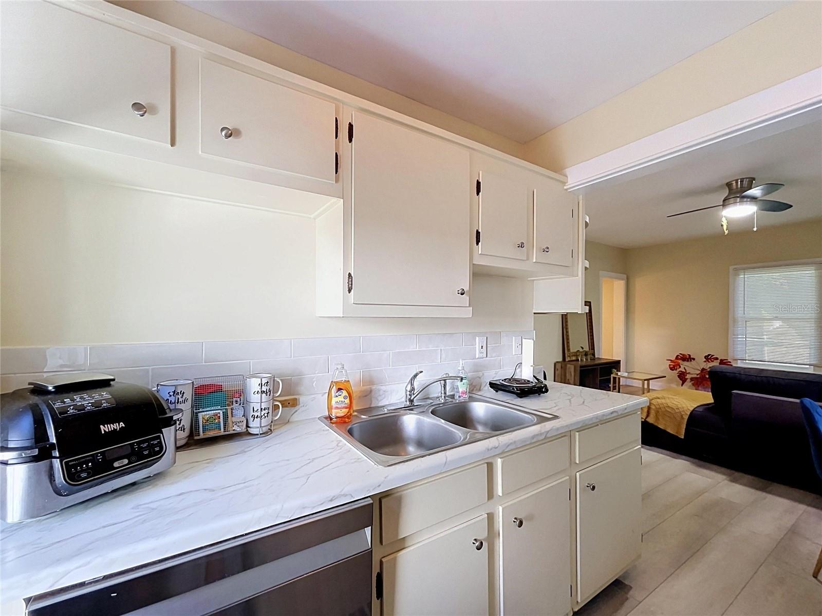 210 W FLORIBRASKA AVE — photo 49