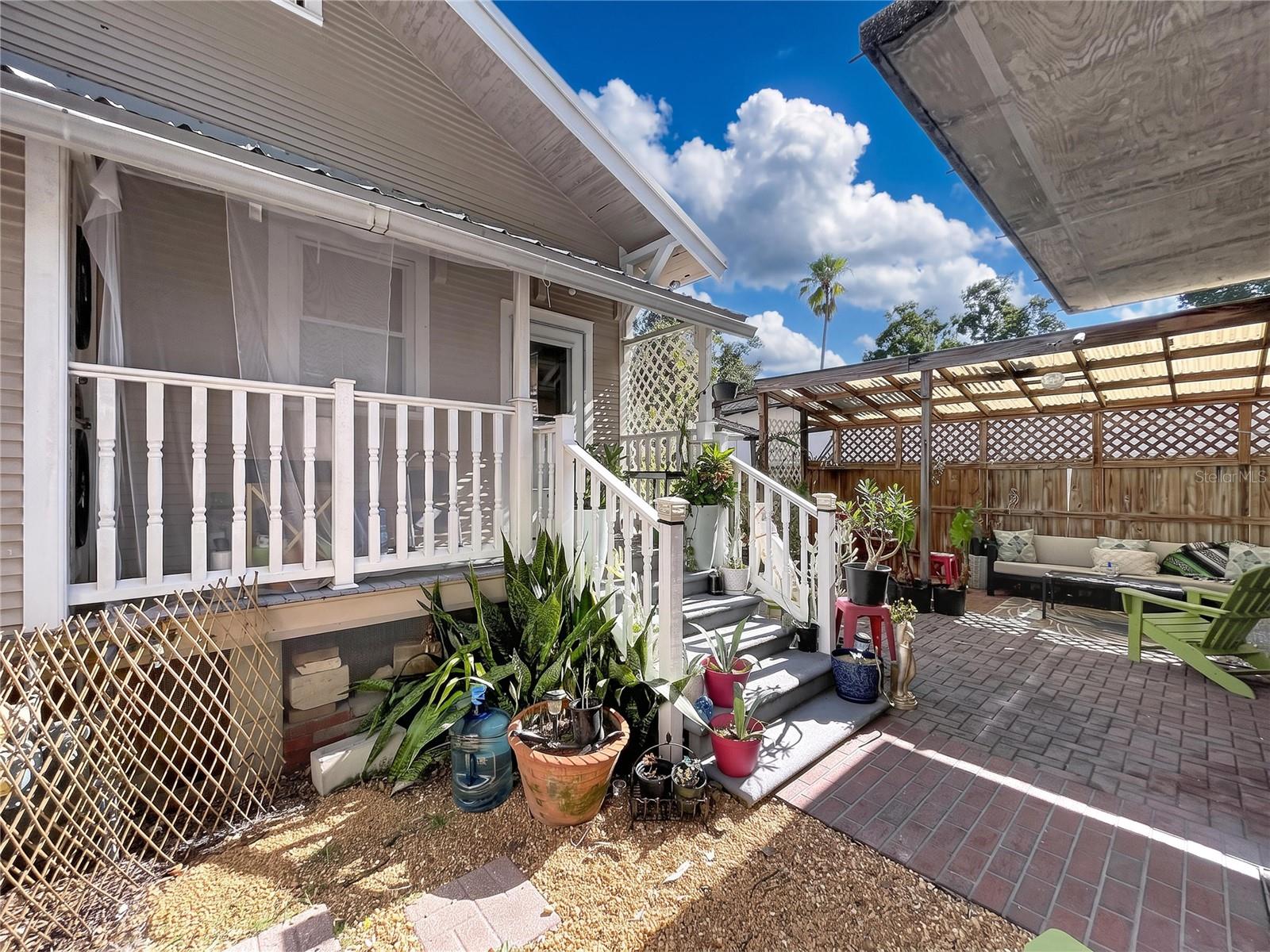 210 W FLORIBRASKA AVE — photo 36