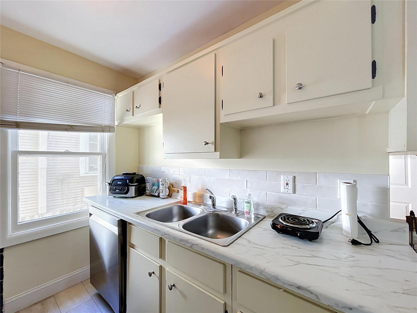 210 W FLORIBRASKA AVE — photo 51