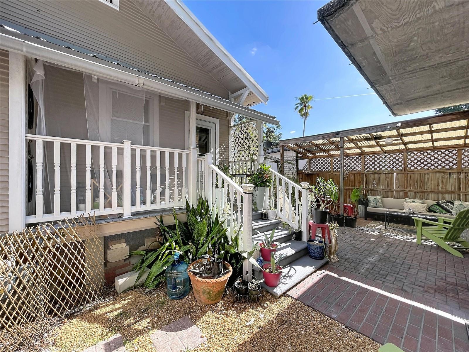 210 W FLORIBRASKA AVE — photo 62
