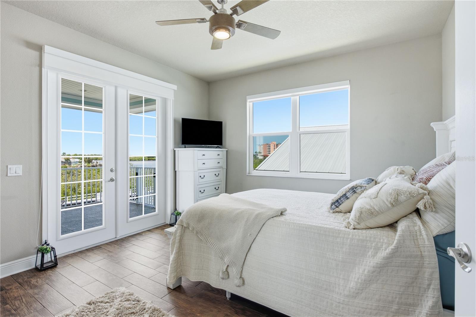 5777 ELISABETHAN LN — photo 36