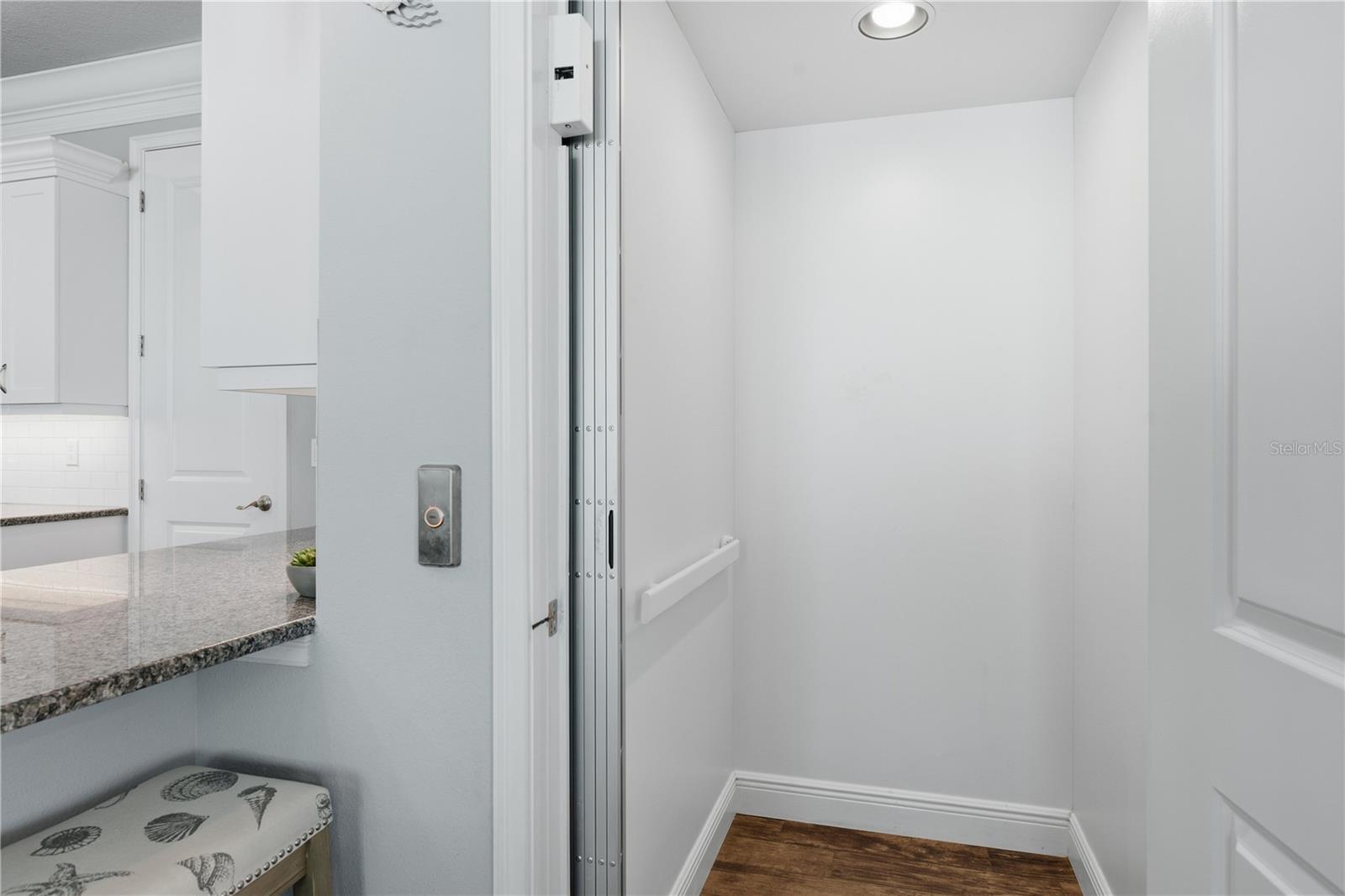 5777 ELISABETHAN LN — photo 47