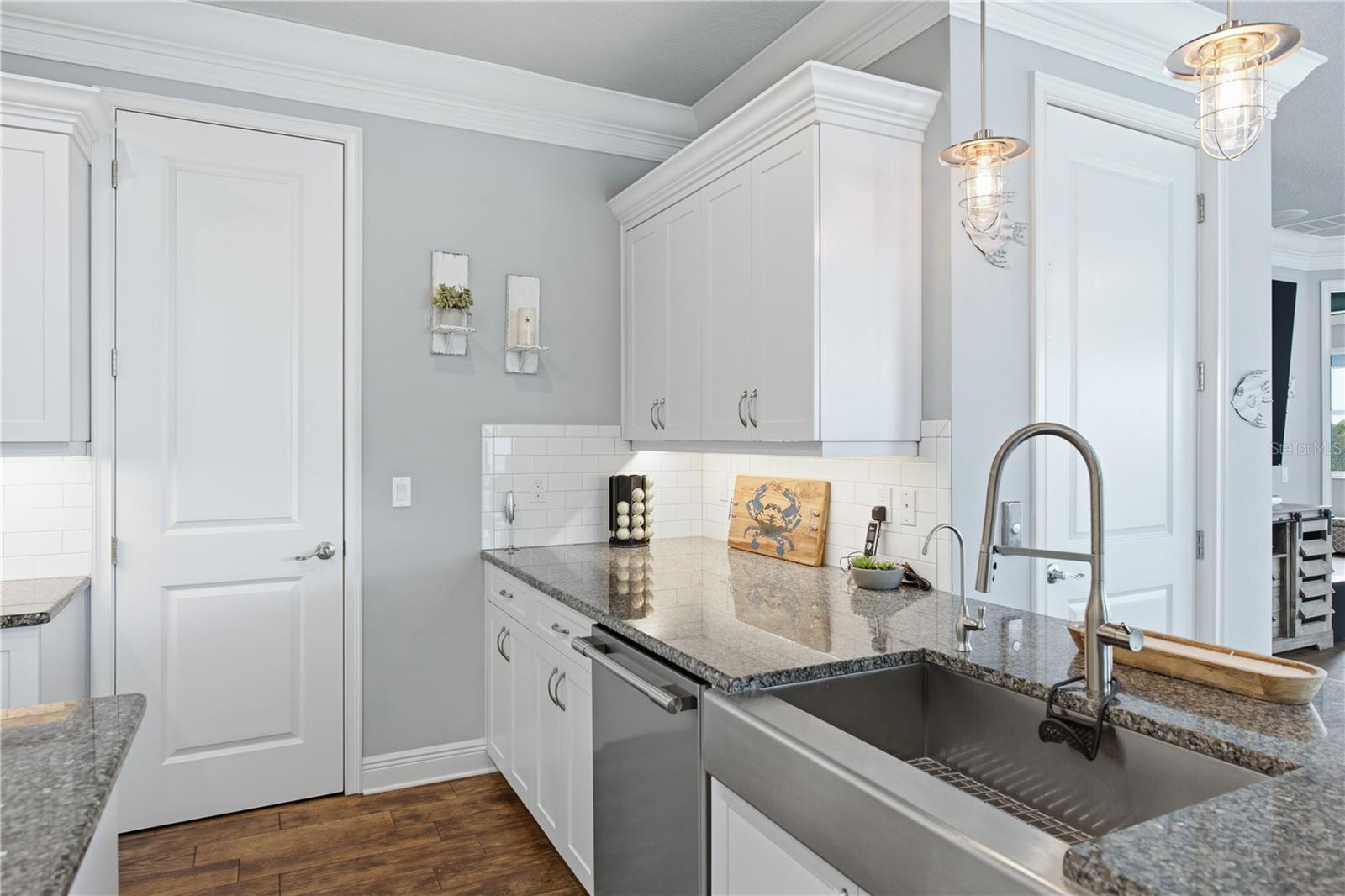 5777 ELISABETHAN LN — photo 10