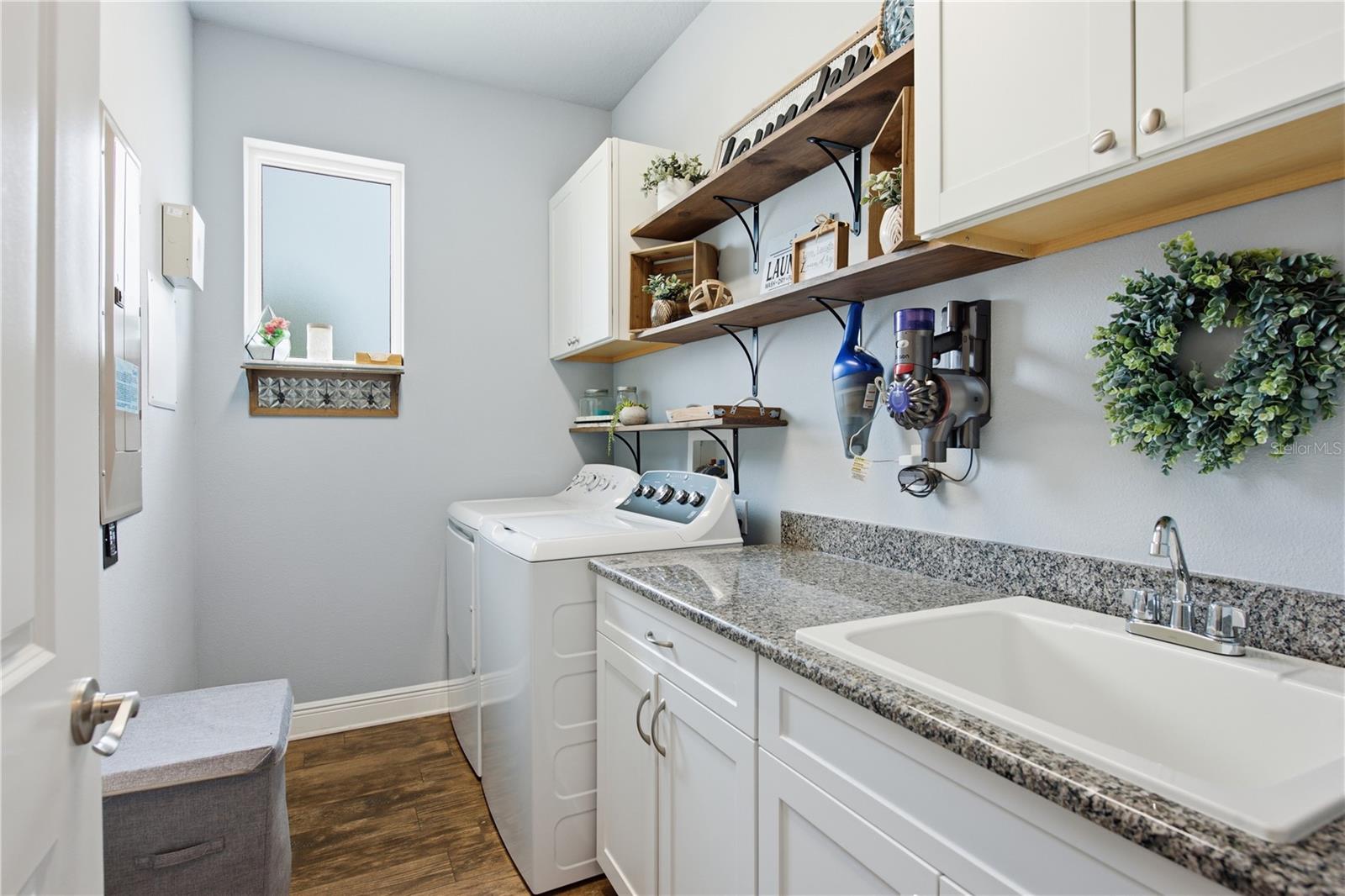 5777 ELISABETHAN LN — photo 26