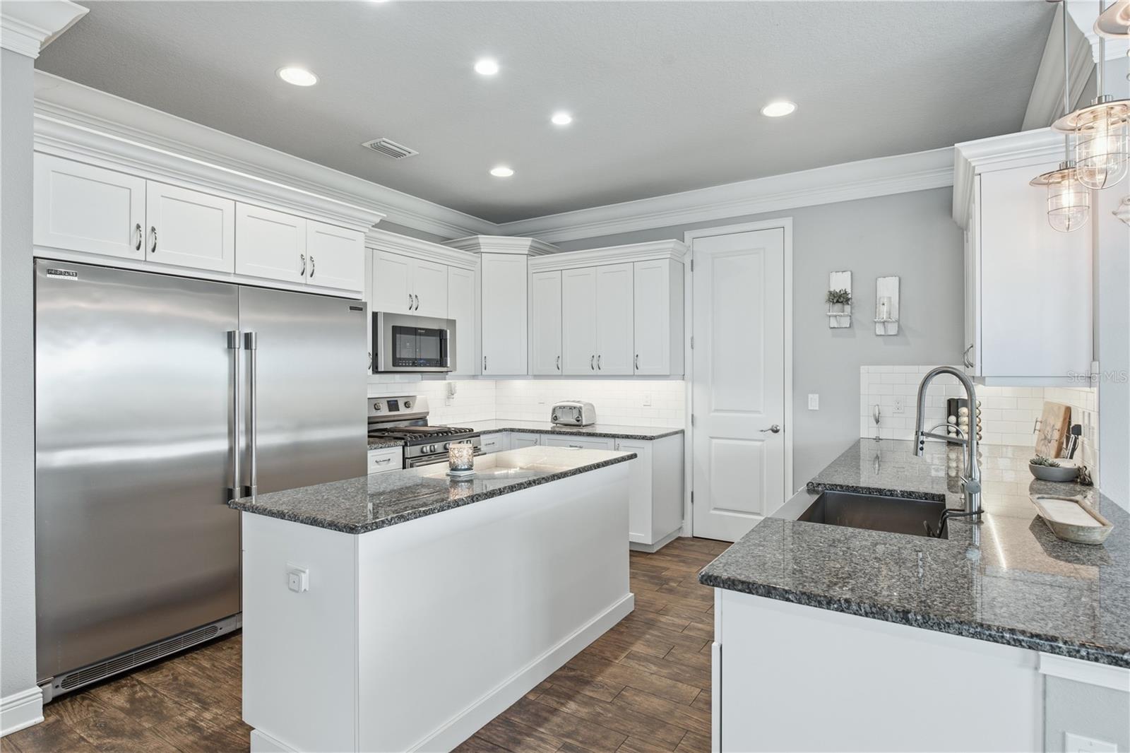 5777 ELISABETHAN LN — photo 8