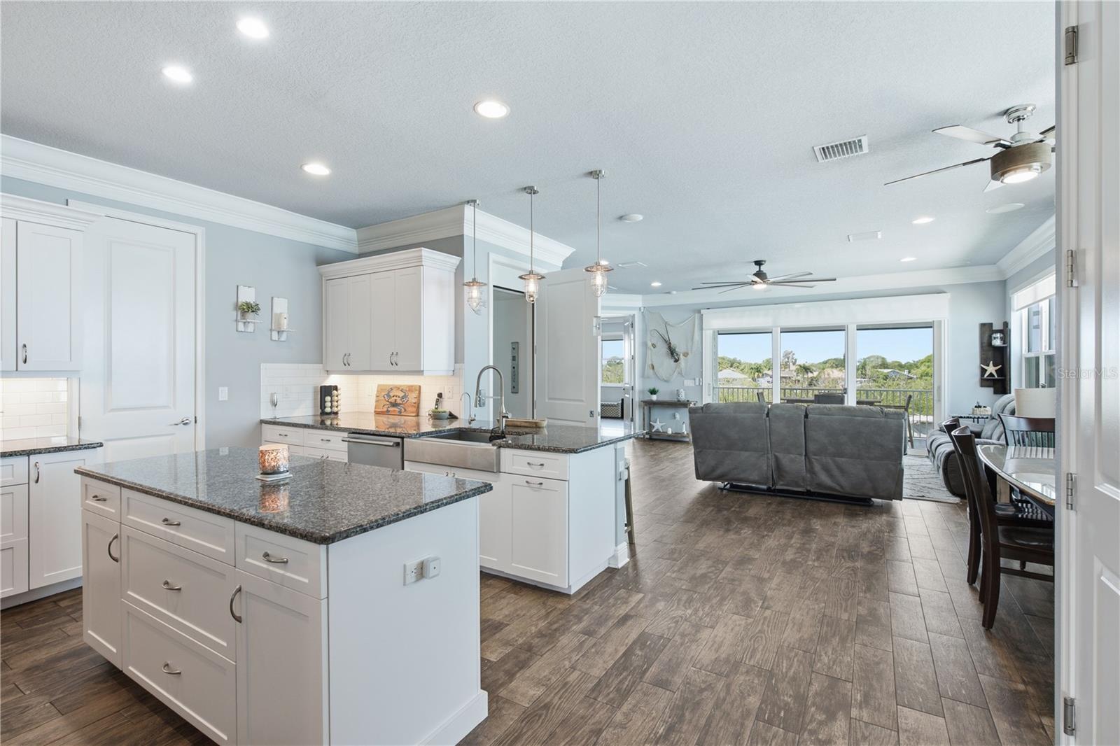 5777 ELISABETHAN LN — photo 6