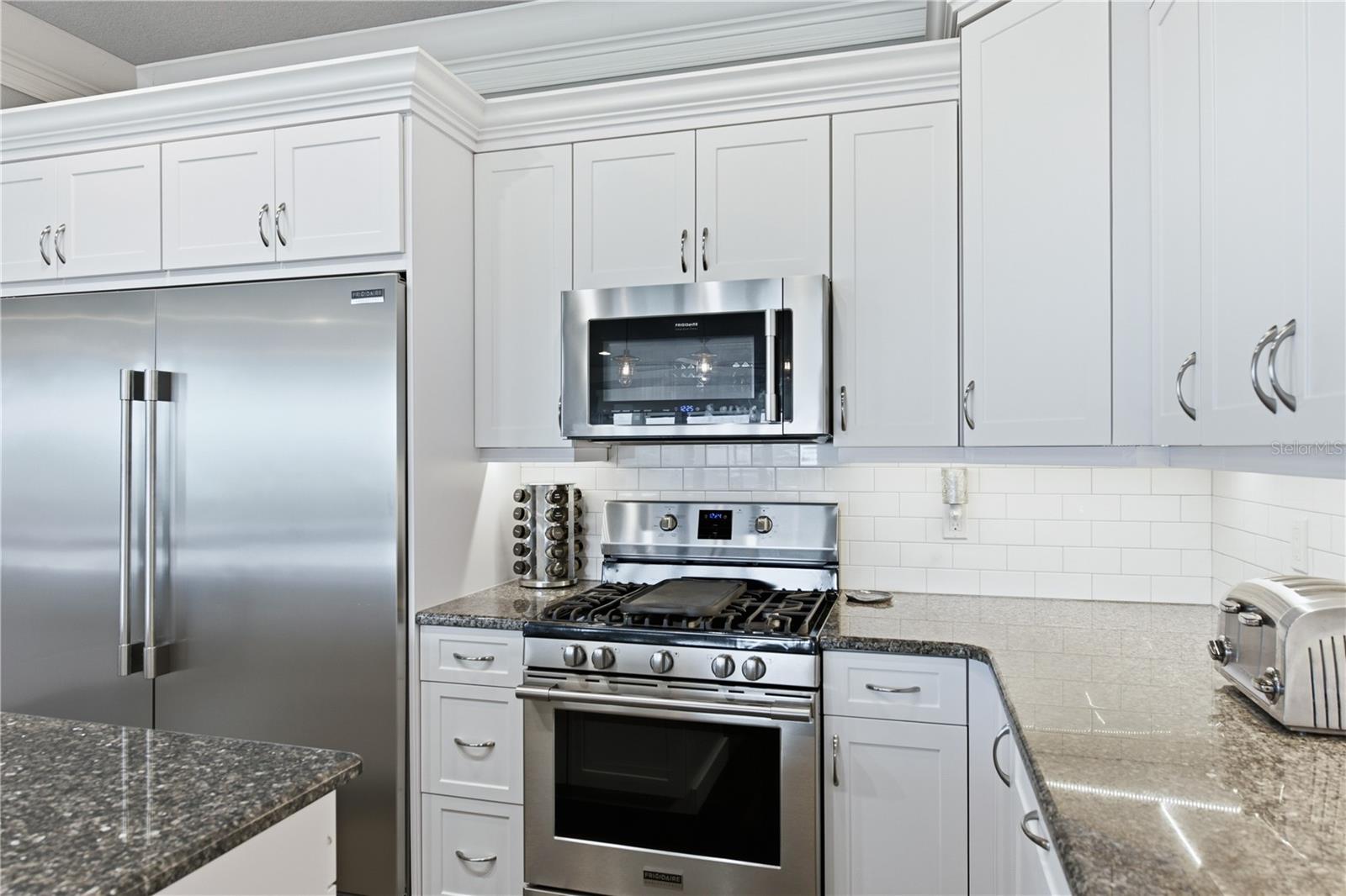 5777 ELISABETHAN LN — photo 11