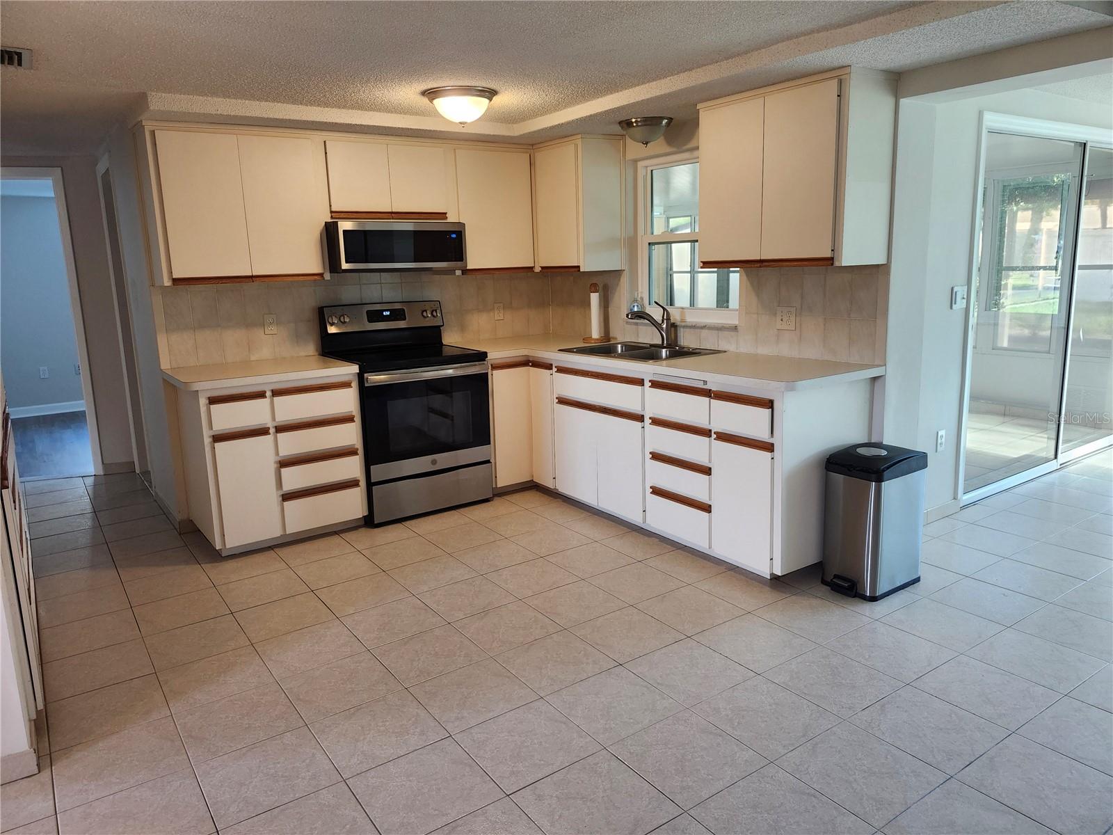 6144 SAPPHIRE DR — photo 25