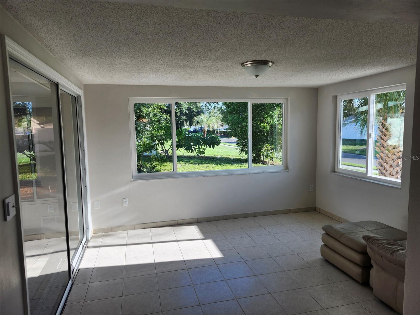 6144 SAPPHIRE DR — photo 10
