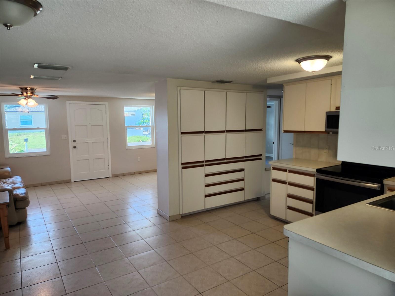 6144 SAPPHIRE DR — photo 4