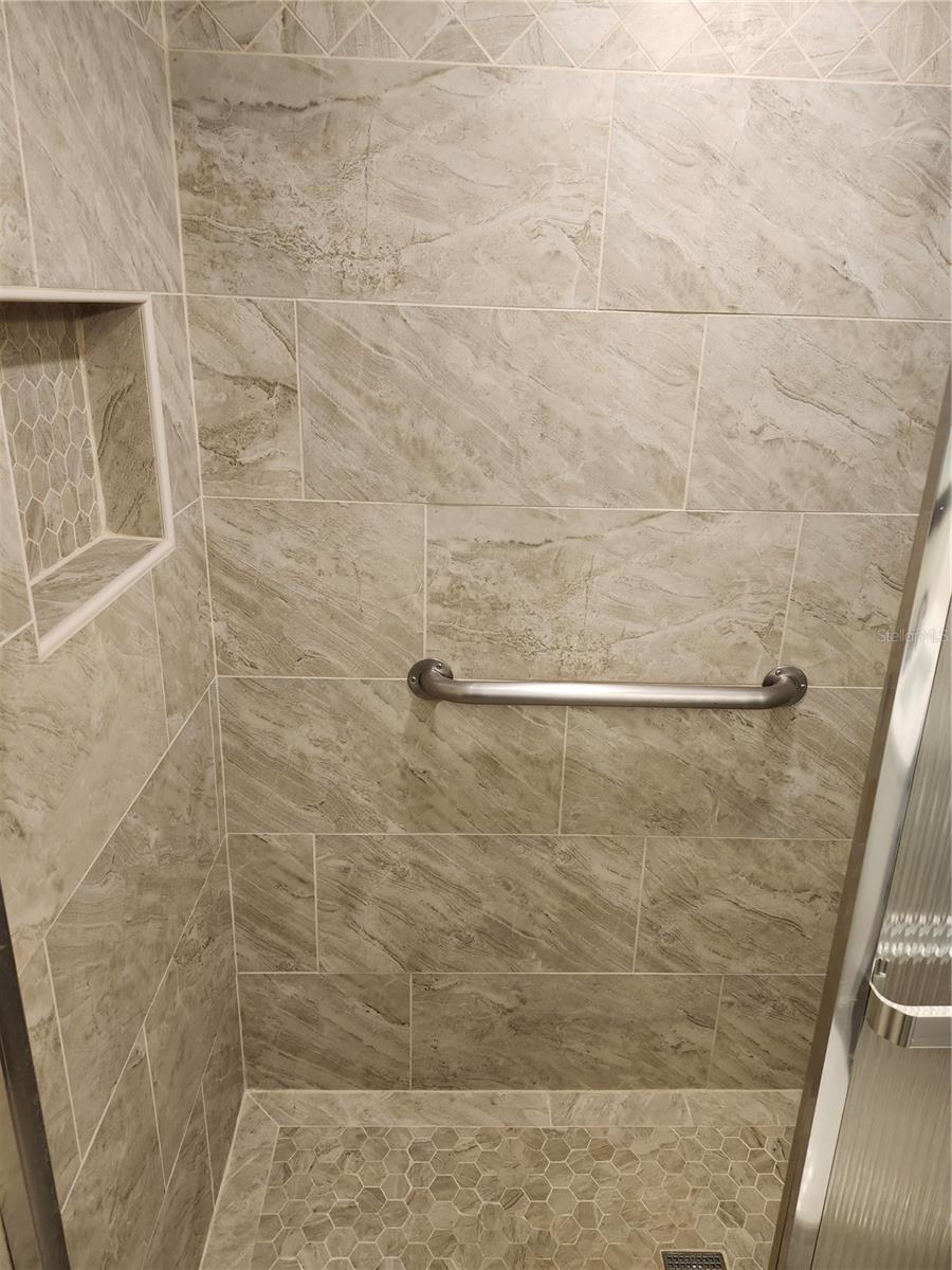 6144 SAPPHIRE DR — photo 13