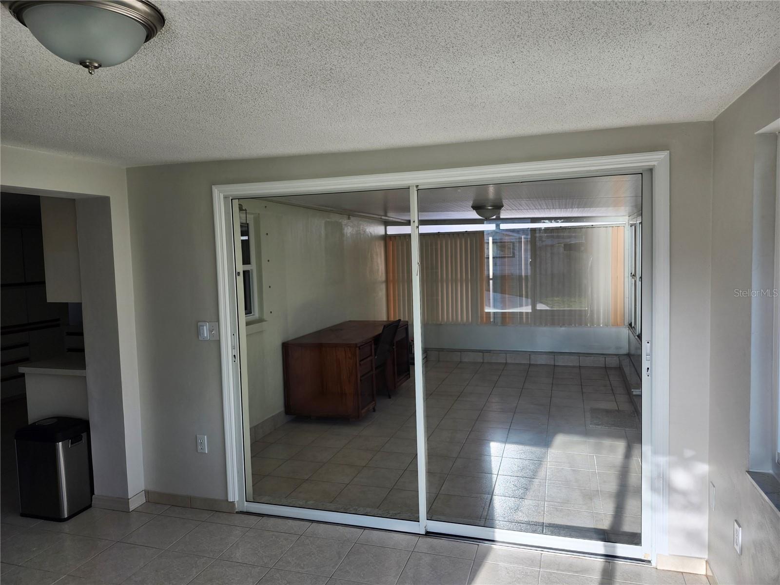 6144 SAPPHIRE DR — photo 29
