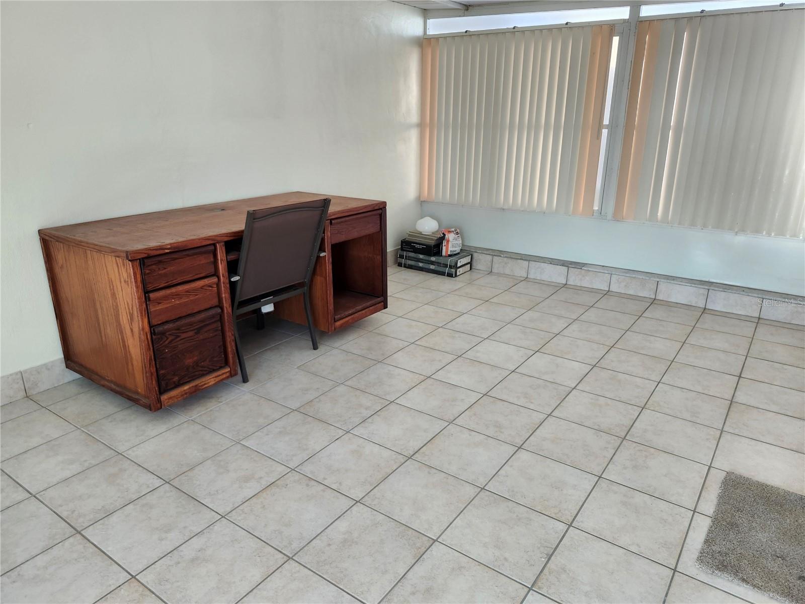 6144 SAPPHIRE DR — photo 27