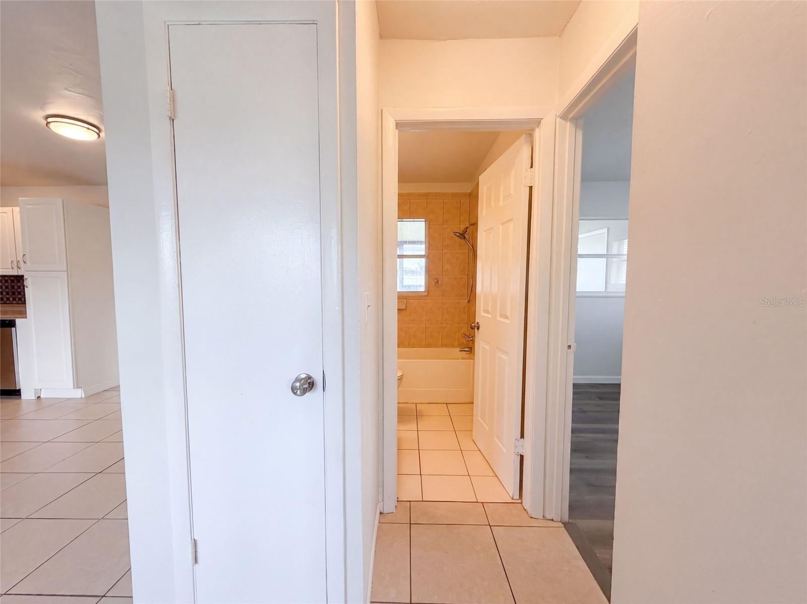 124 SAN BENITO AVE — photo 20
