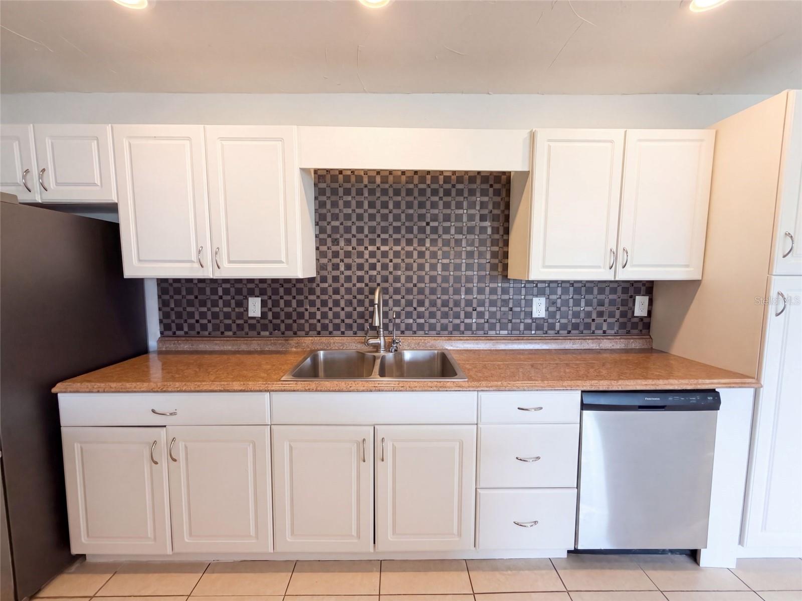 124 SAN BENITO AVE — photo 4