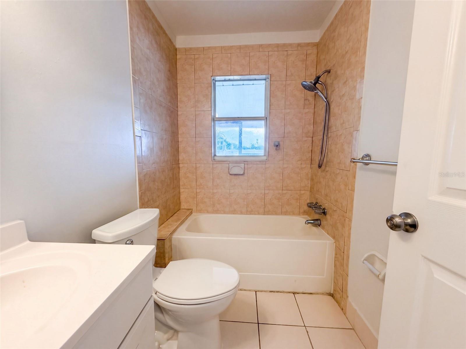 124 SAN BENITO AVE — photo 18