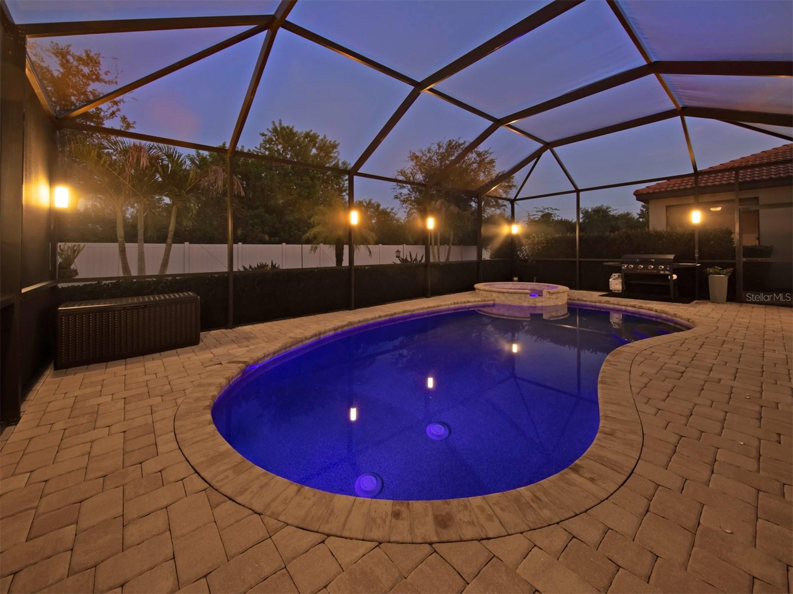 19408 BLUFF DR — photo 36
