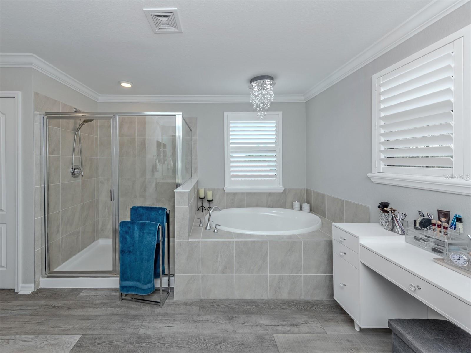 19408 BLUFF DR — photo 16