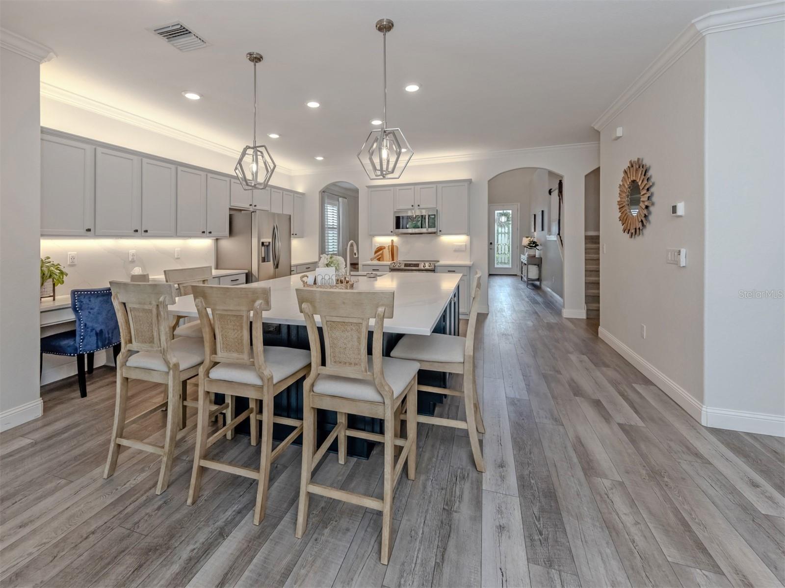 19408 BLUFF DR — photo 9