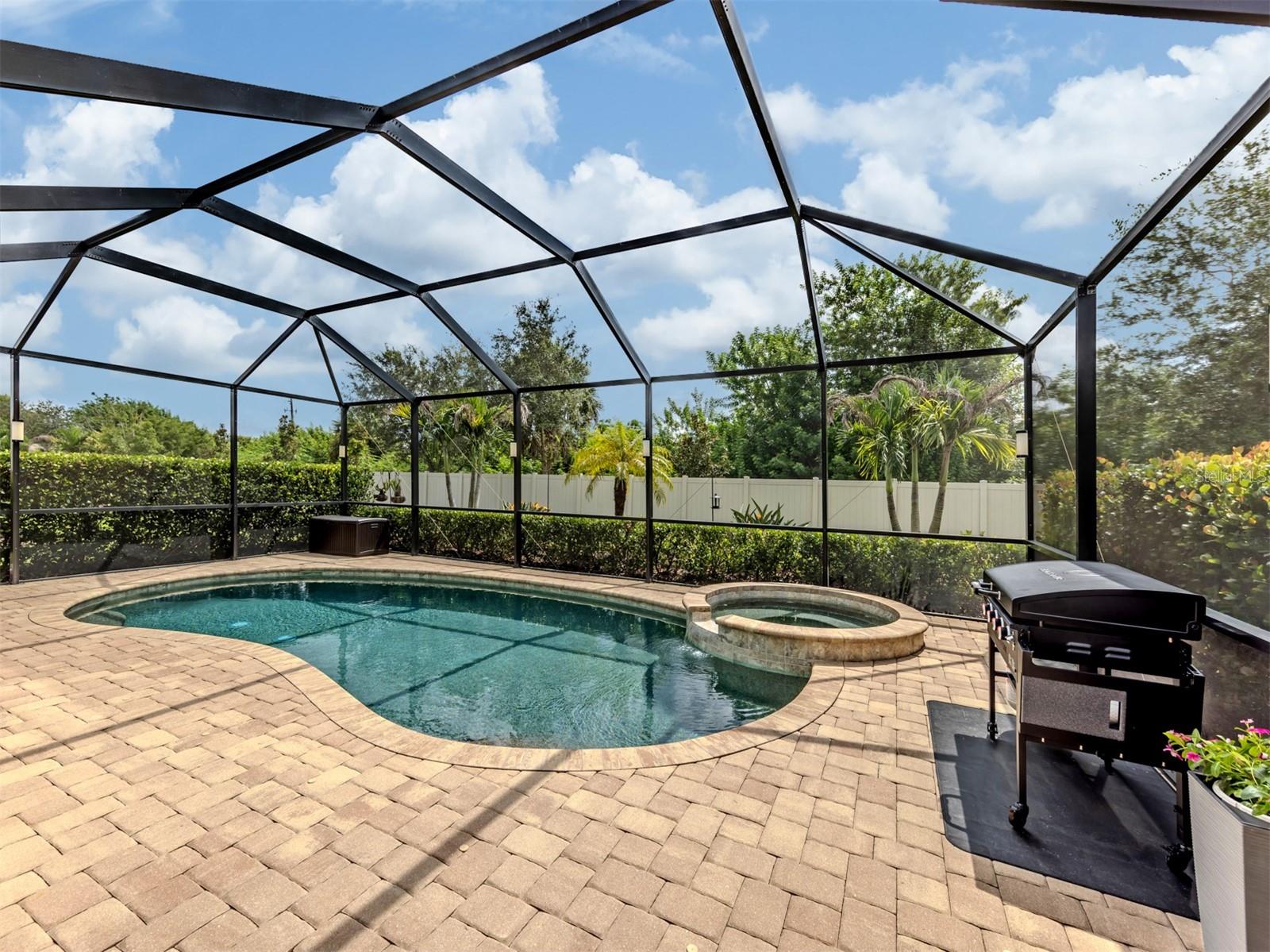19408 BLUFF DR — photo 25