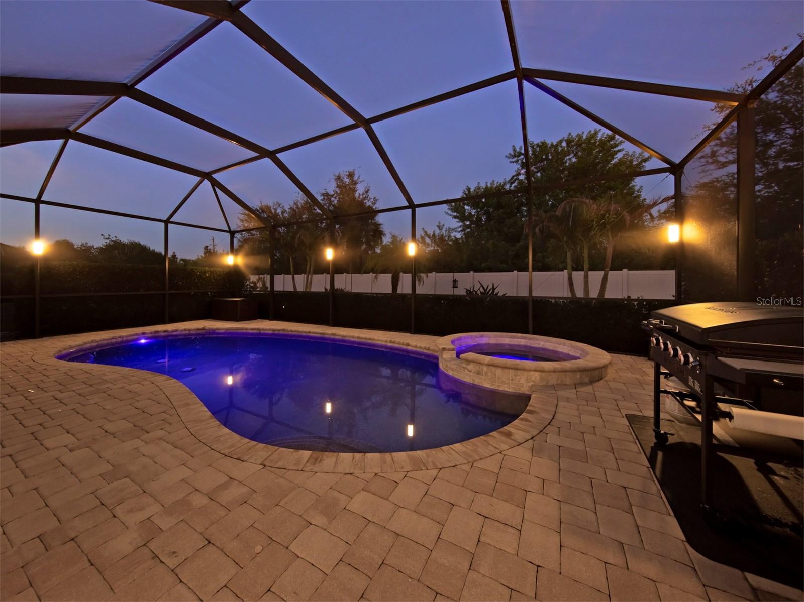 19408 BLUFF DR — photo 34