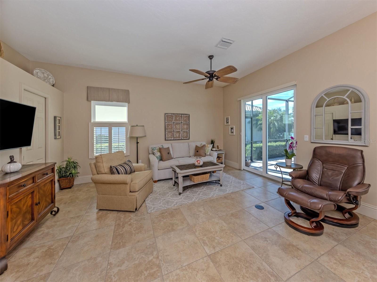 406 WELLINGTON CT — photo 19