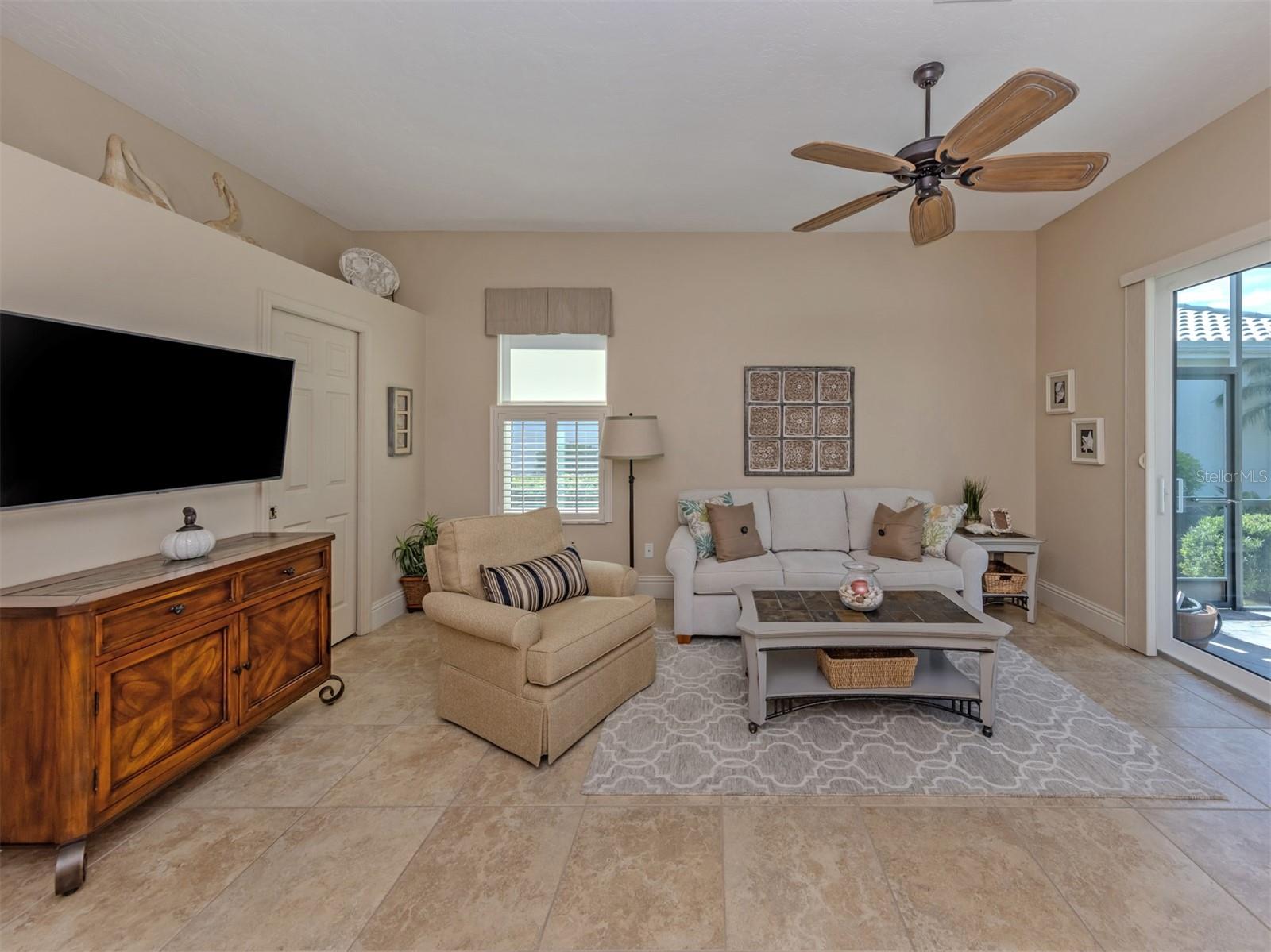 406 WELLINGTON CT — photo 20