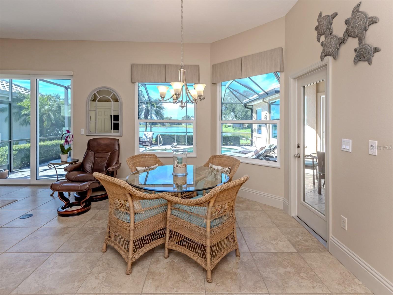 406 WELLINGTON CT — photo 17