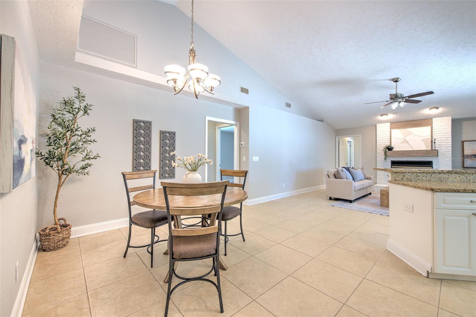 3928 NORTHRIDGE DR — photo 10