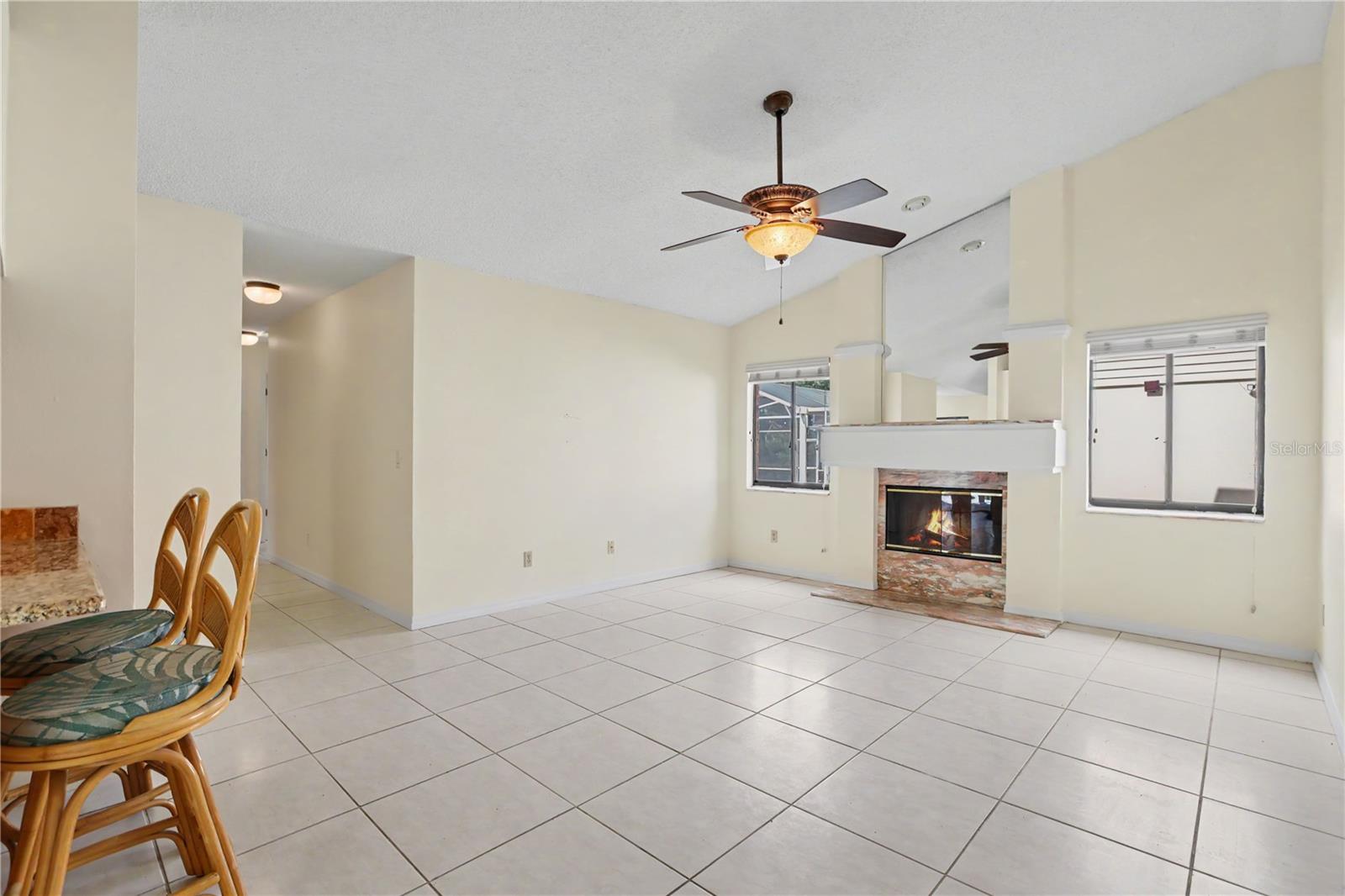 1703 PADDOCK DR — photo 6
