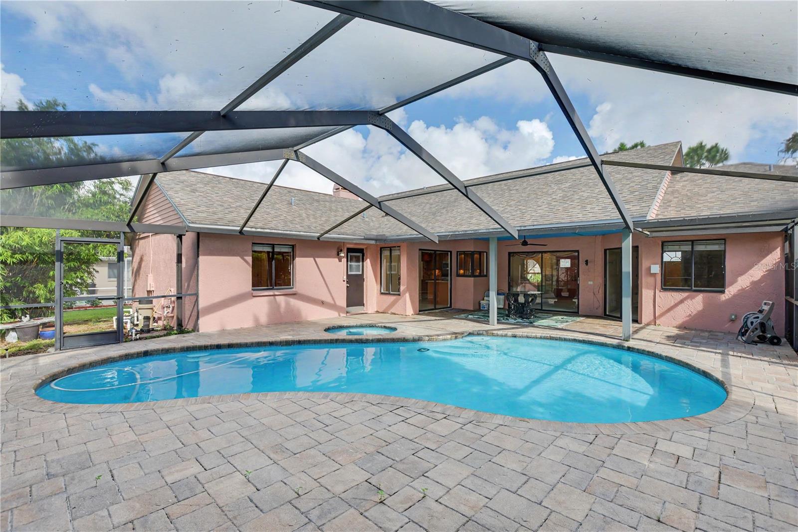 1703 PADDOCK DR — photo 22