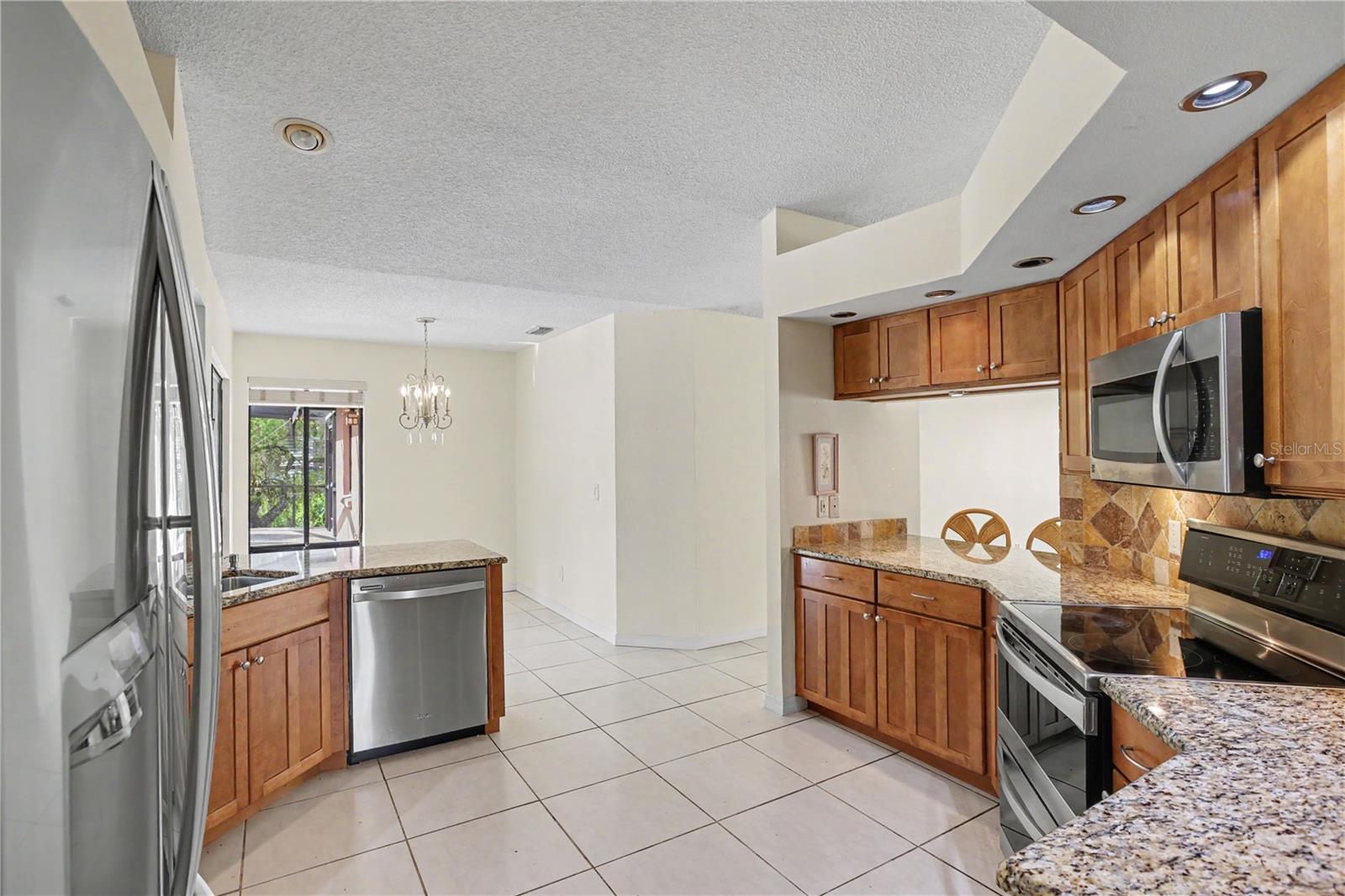 1703 PADDOCK DR — photo 9