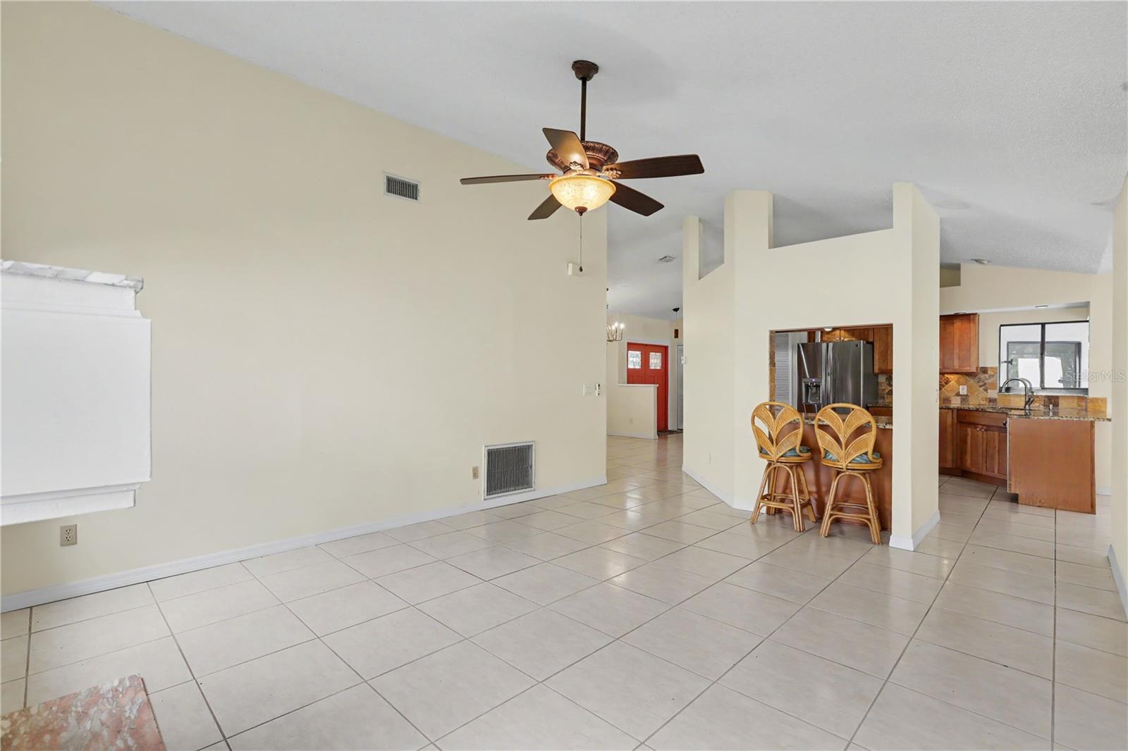 1703 PADDOCK DR — photo 7