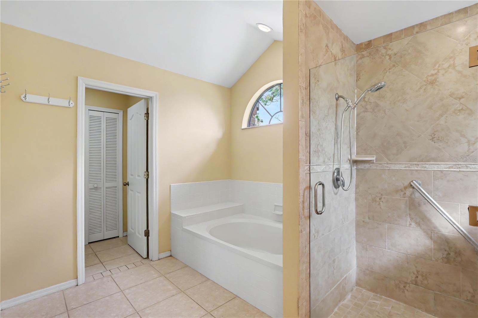 1703 PADDOCK DR — photo 15