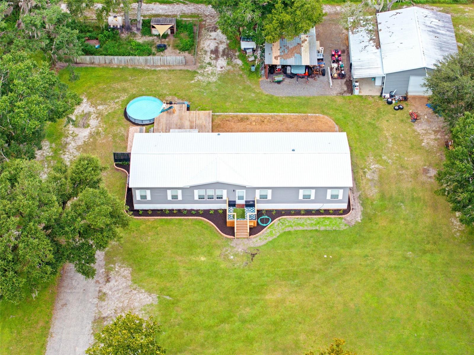 4045 LOURY DR — photo 5