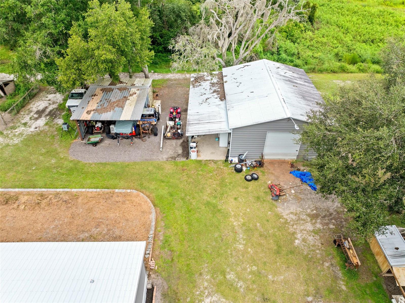 4045 LOURY DR — photo 11