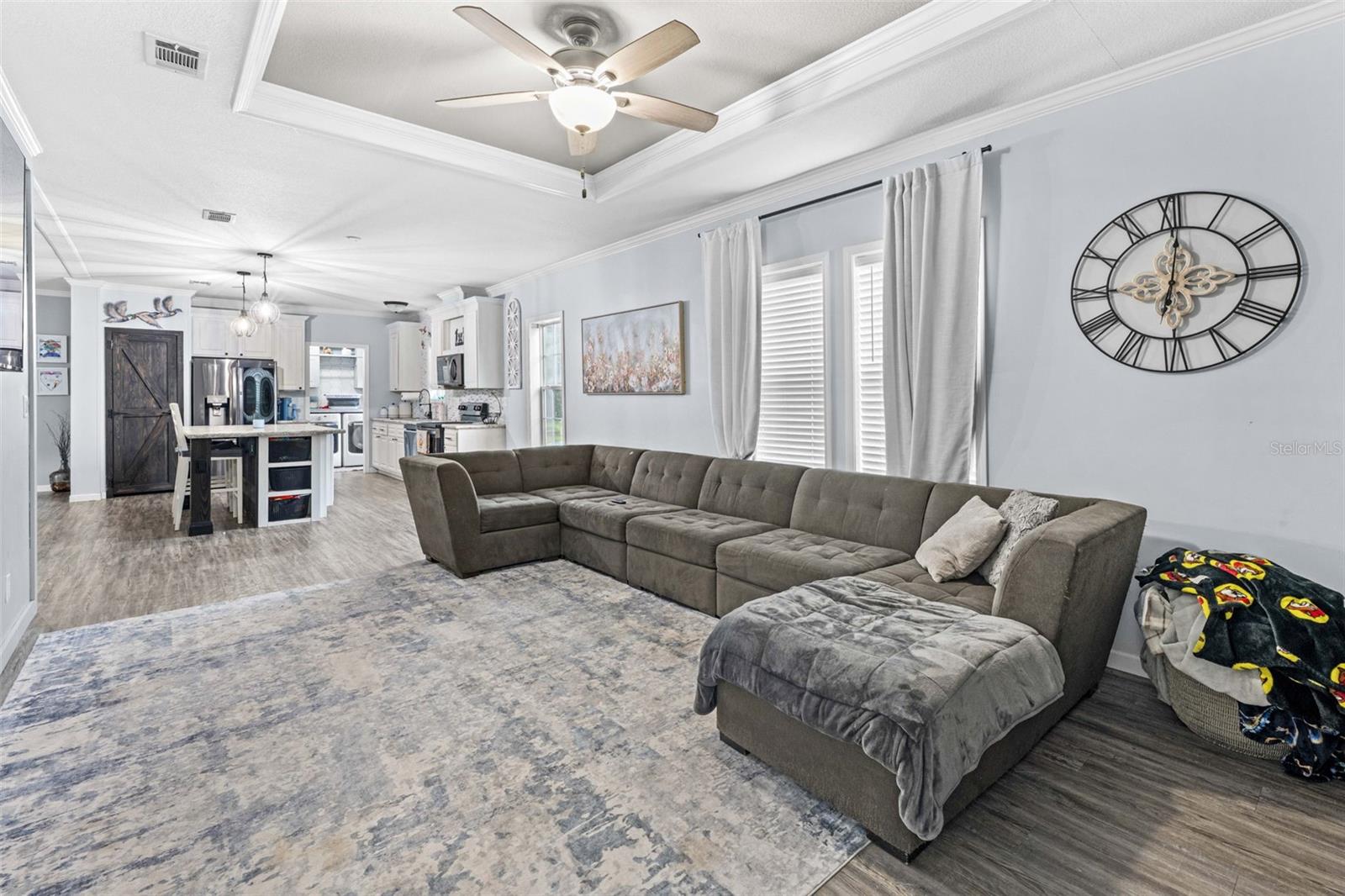 4045 LOURY DR — photo 20