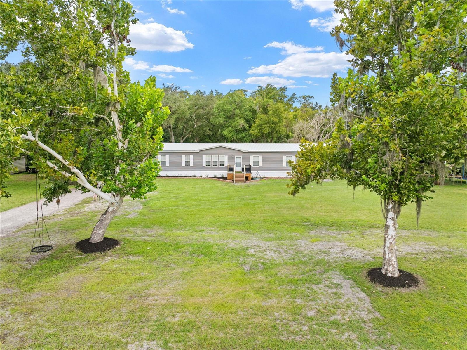 4045 LOURY DR — photo 12