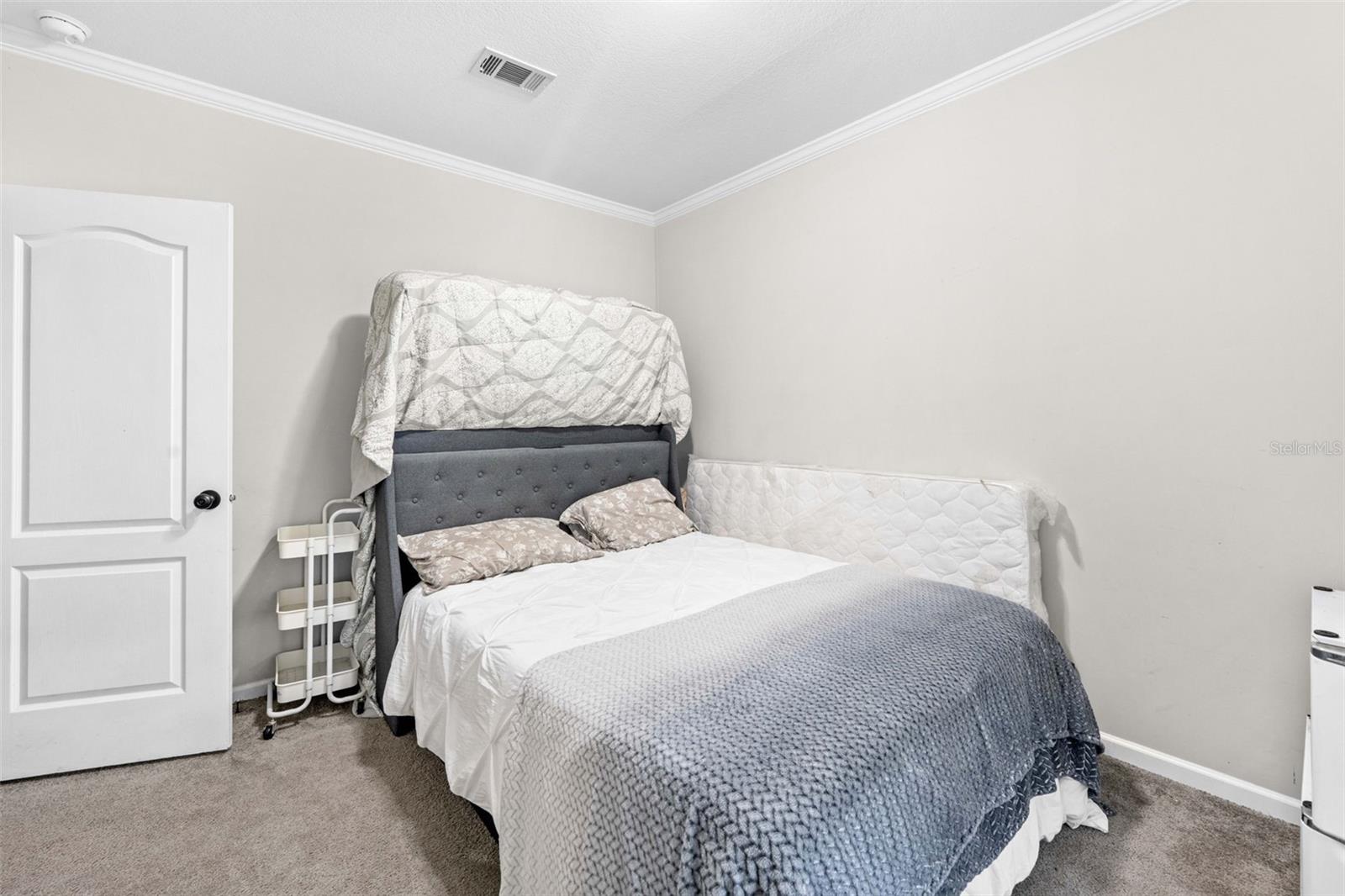 4045 LOURY DR — photo 17
