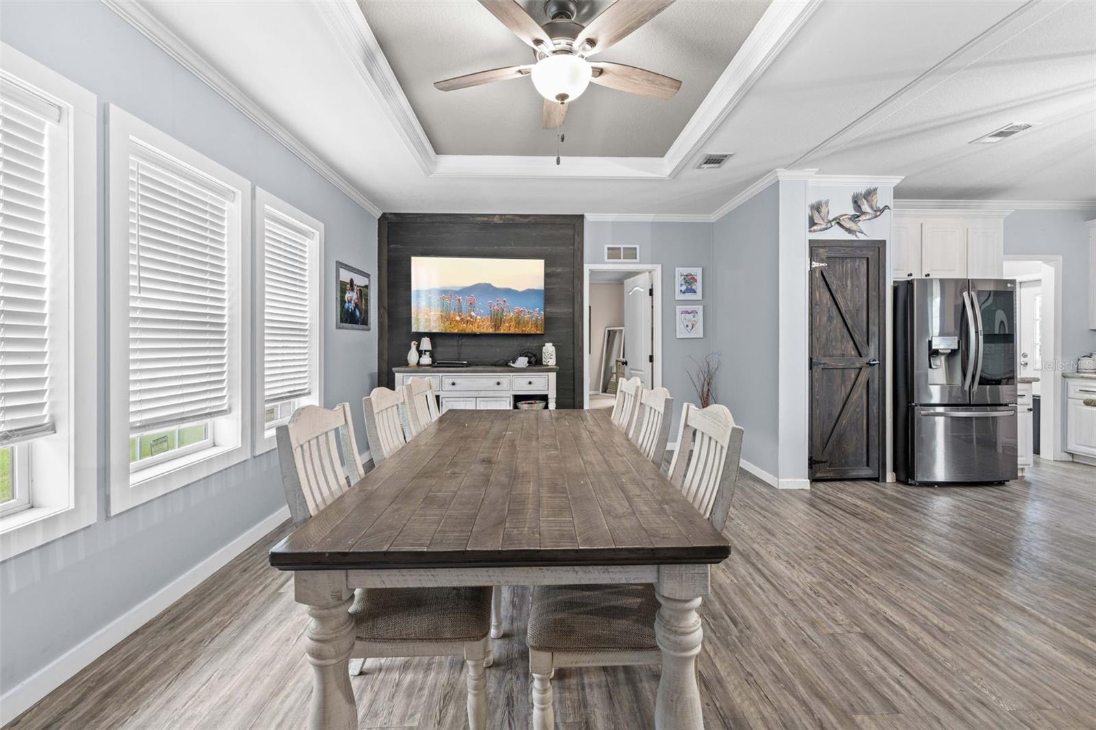4045 LOURY DR — photo 25