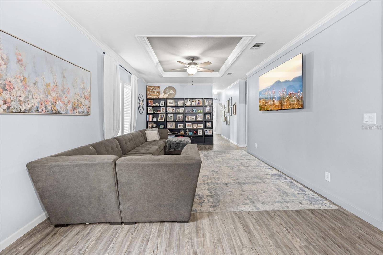4045 LOURY DR — photo 18