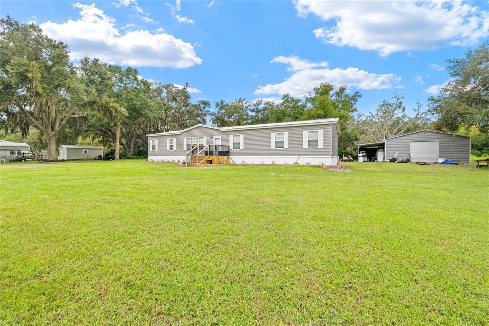 4045 LOURY DR — photo 42