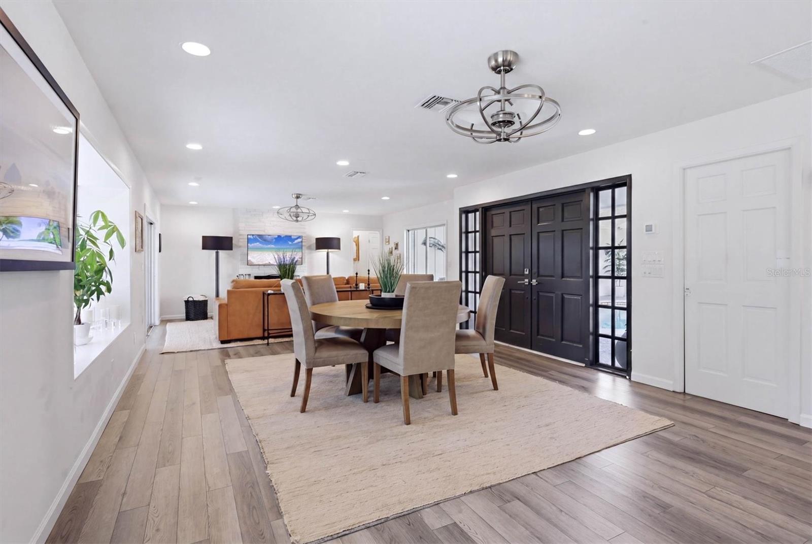 1761 SANDALWOOD DR — photo 13