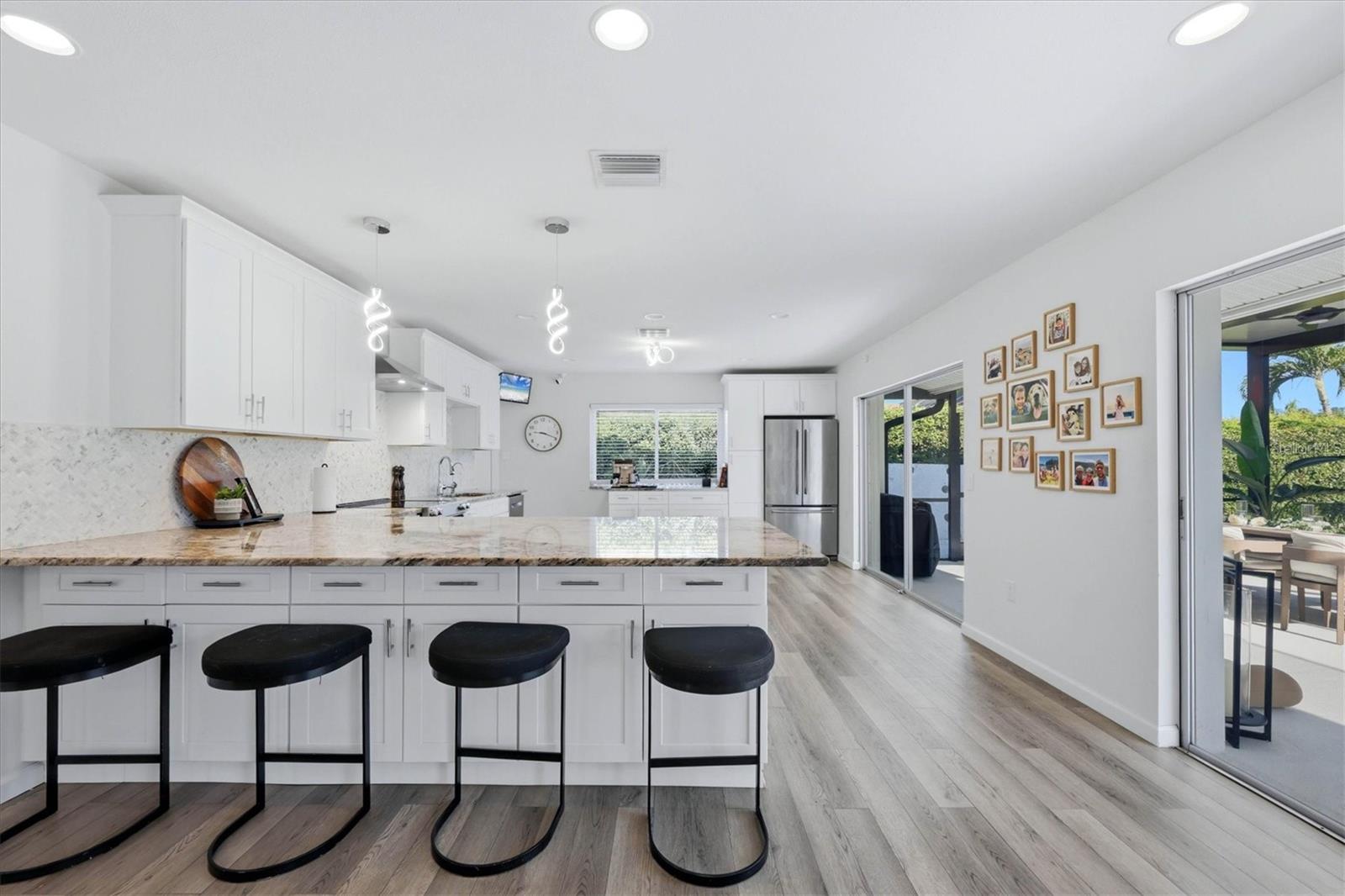 1761 SANDALWOOD DR — photo 16