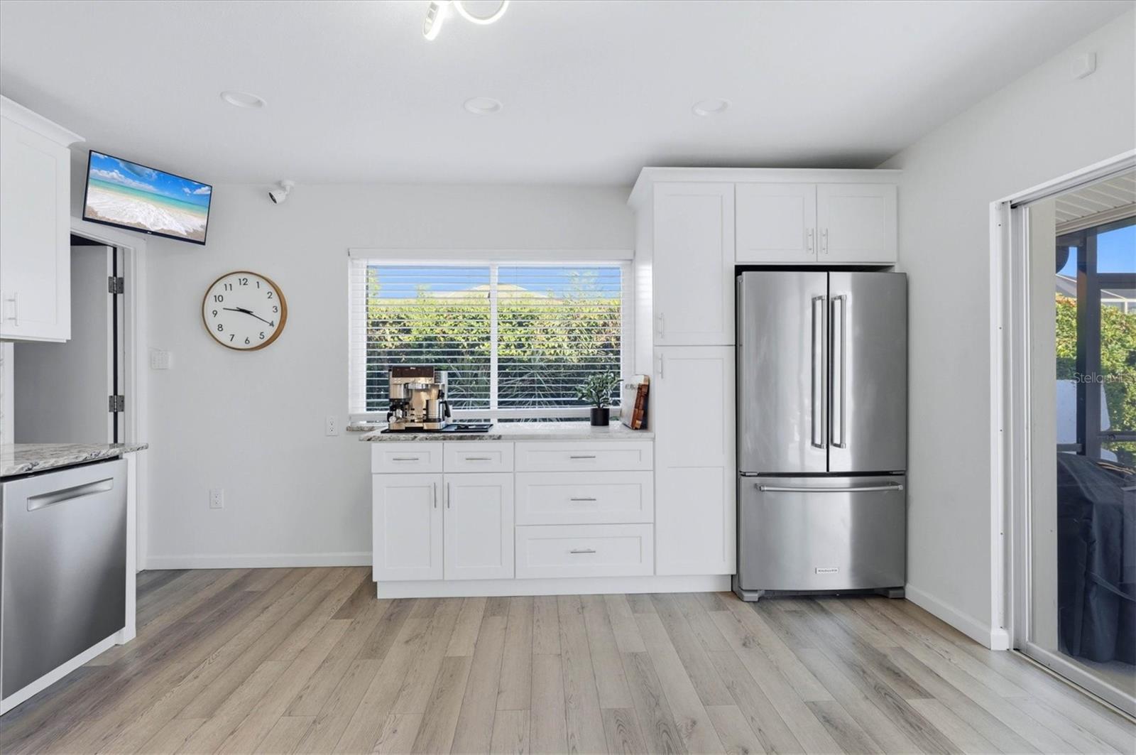 1761 SANDALWOOD DR — photo 18