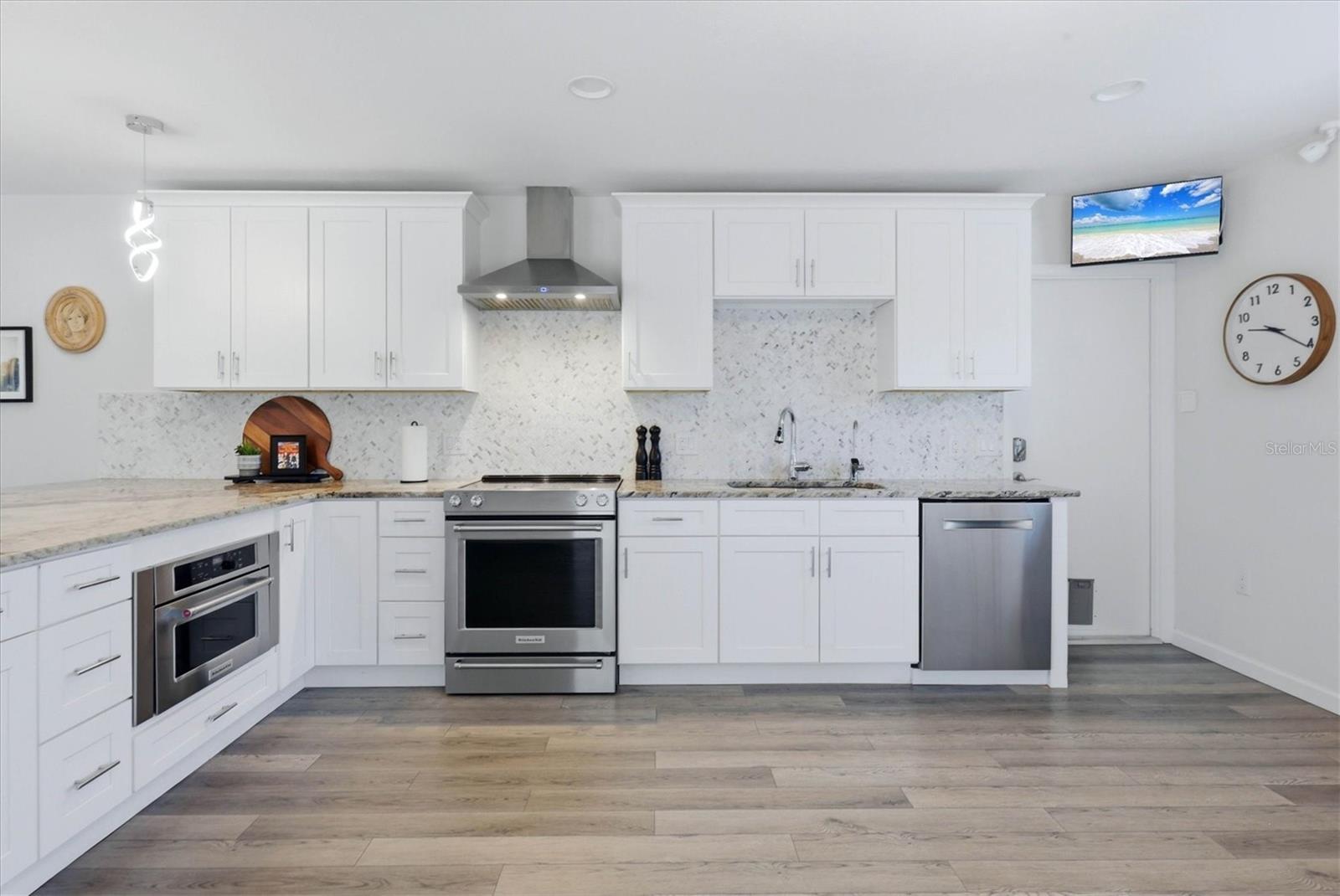 1761 SANDALWOOD DR — photo 19