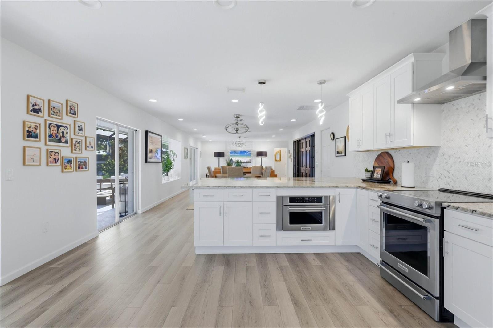 1761 SANDALWOOD DR — photo 20